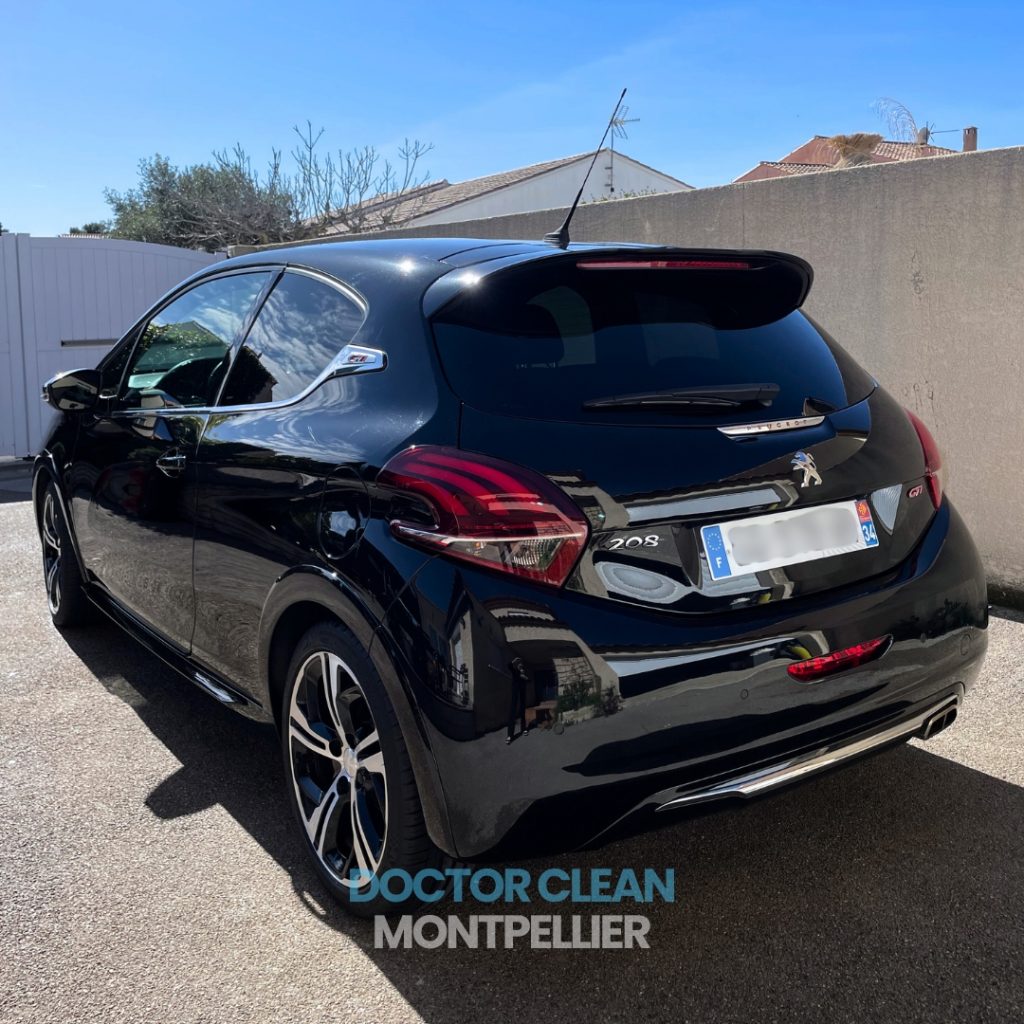 Nettoyage extérieur peugeot 208