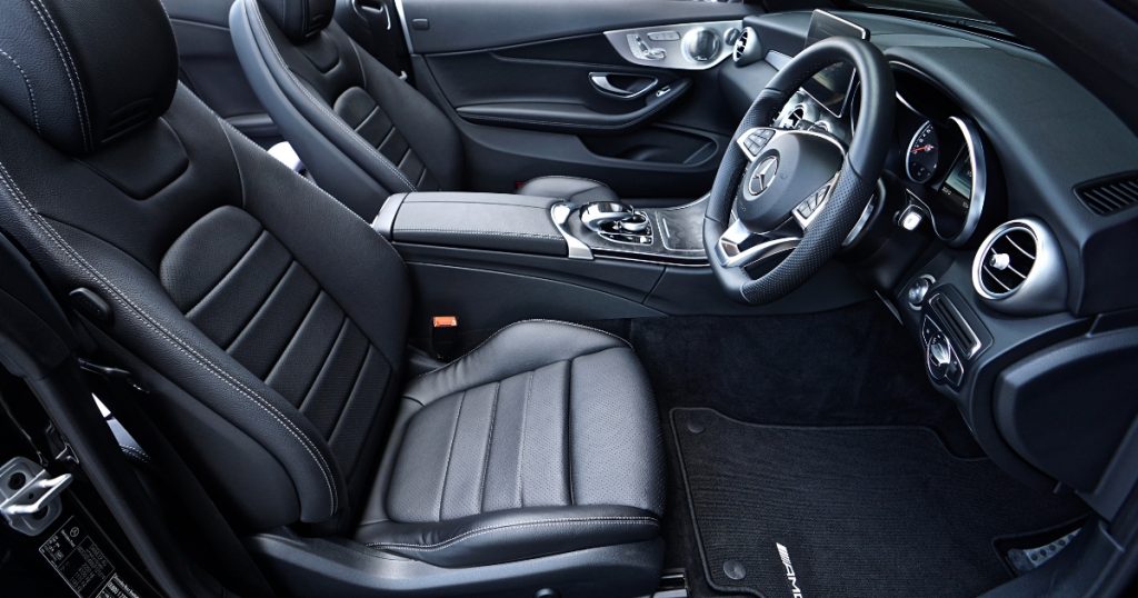 Comment garder l'intérieur de votre voiture propre