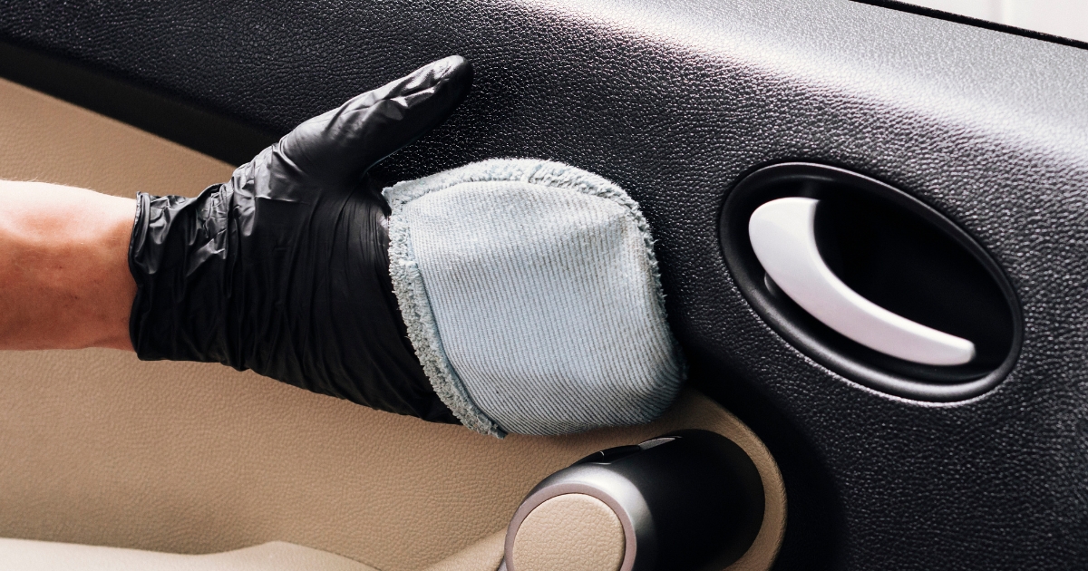 Comment nettoyer les plastiques de voiture ?